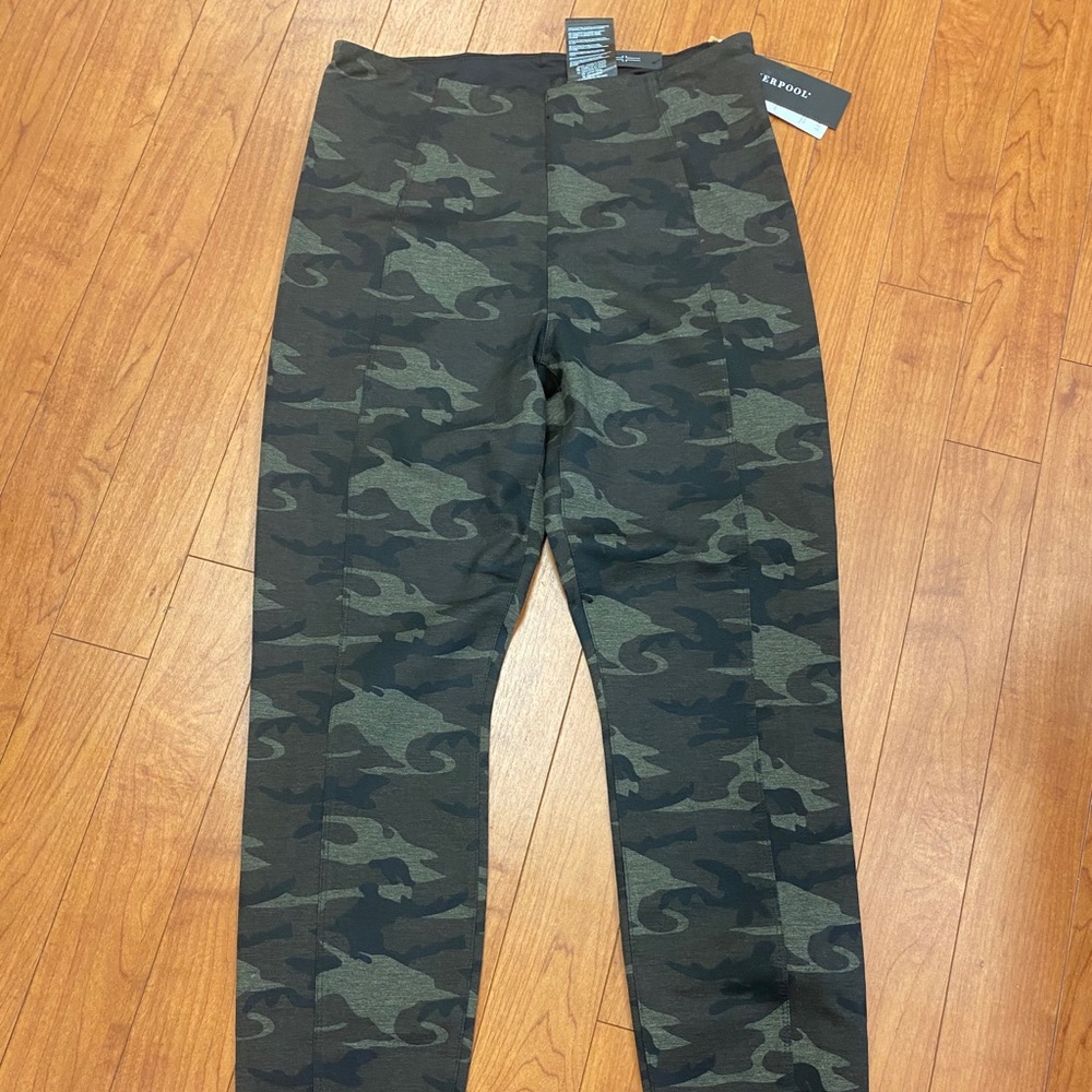 Liverpool Reese Ankle Leggings with Tummy Control.